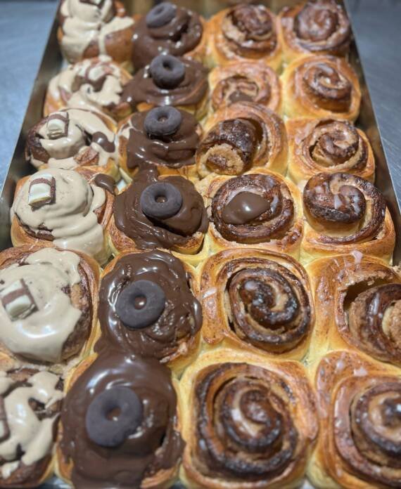 rollitos de canela de diferentes sabores