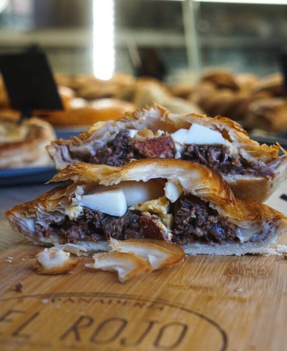 empanada salada con huevo carne